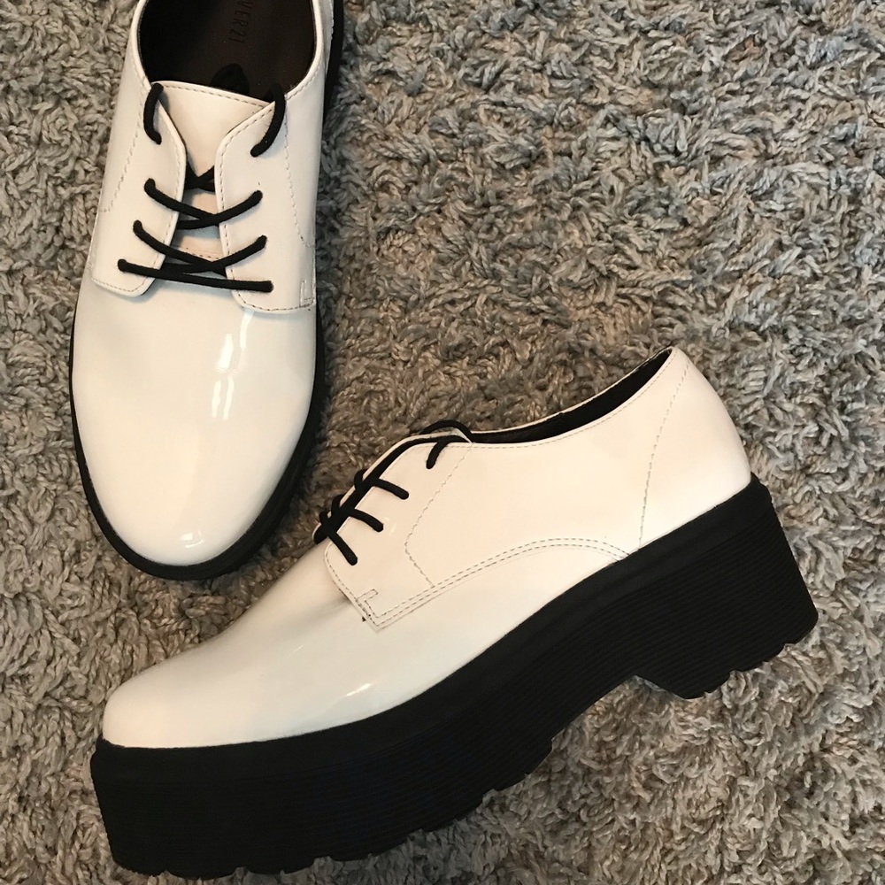 Forever 21 Lace Up platform loafers size 7.5